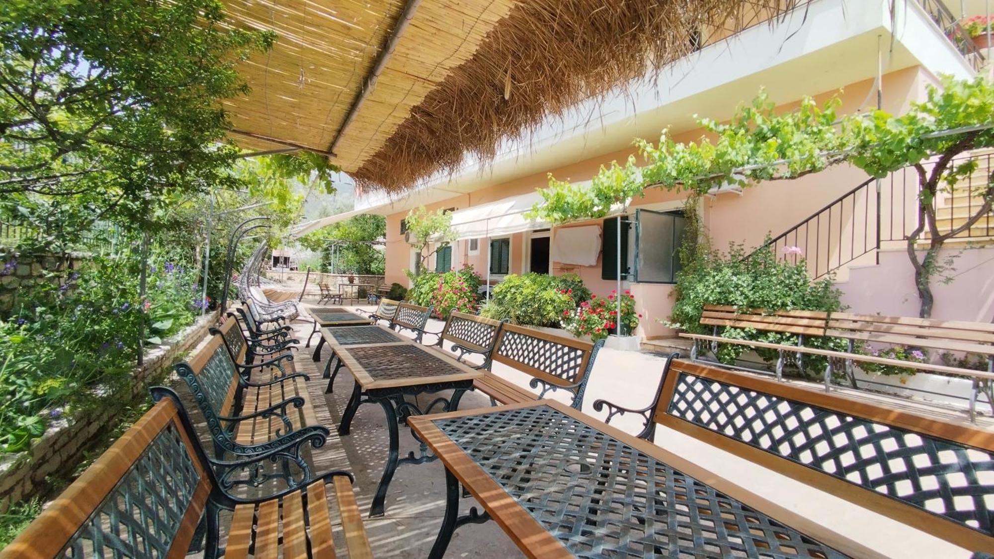 Oasis Hostel Himare Ngoại thất bức ảnh